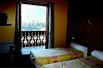 Hostel Auberge Du Mont Rond *