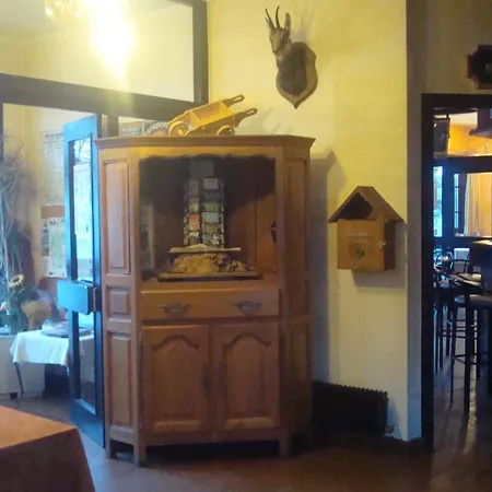 Auberge Du Mont Rond Hostel *